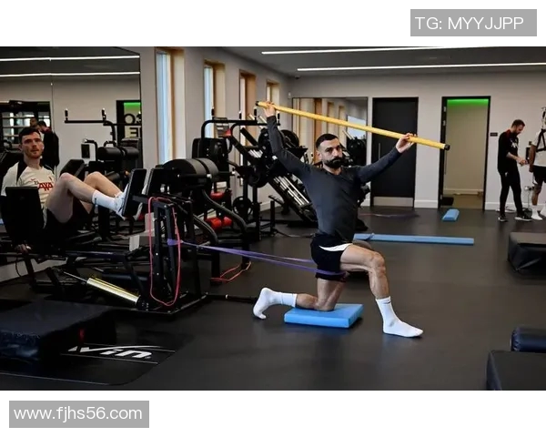 伦敦足球明星的生活揭秘与职业背后的故事分享